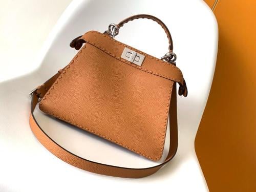 فندي Peekaboo مقاس 27cm