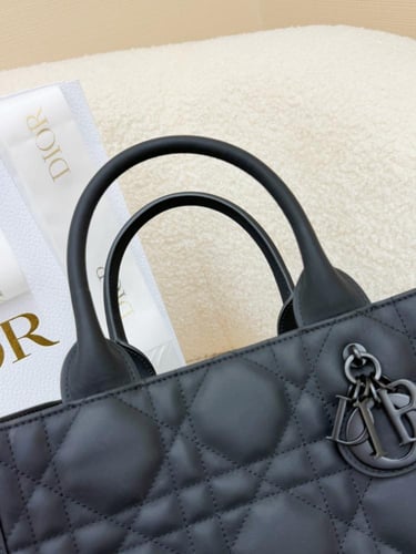 ديور Book Tote مقاس 26.5 cm