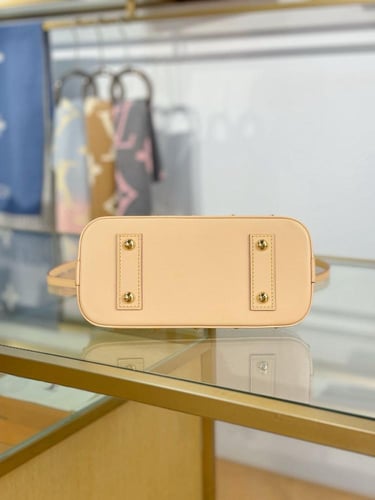 لويس فيتون مقاس23.5cm