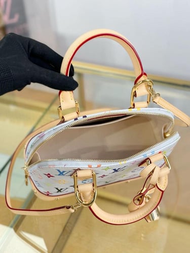 لويس فيتون مقاس23.5cm