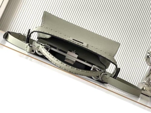 فندي Peekaboo مقاس 27cm