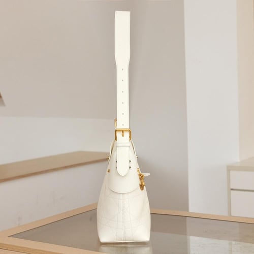ديور Voyageur مقاس 28cm