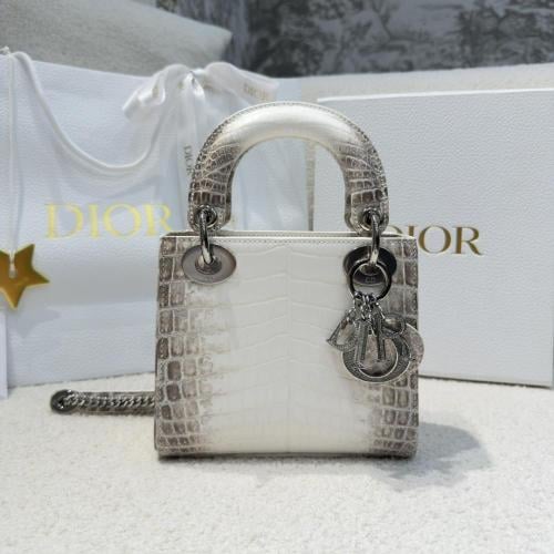 ليدي ديور مقاس 17cm