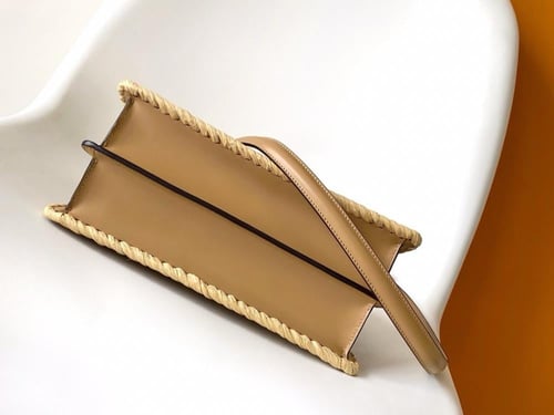 فندي Peekaboo مقاس 27cm