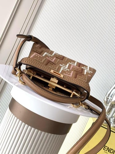 فندي بيكابو بتيت مقاس 20cm