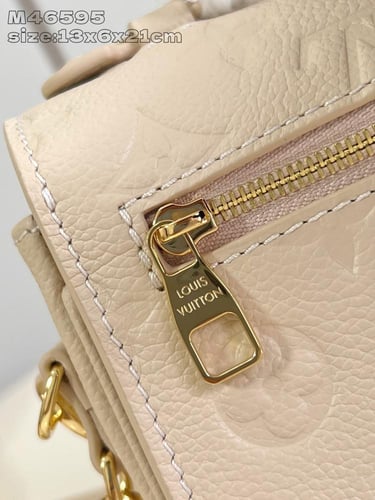 لوي فيتون Pochette Métis East West مقاس 21cm