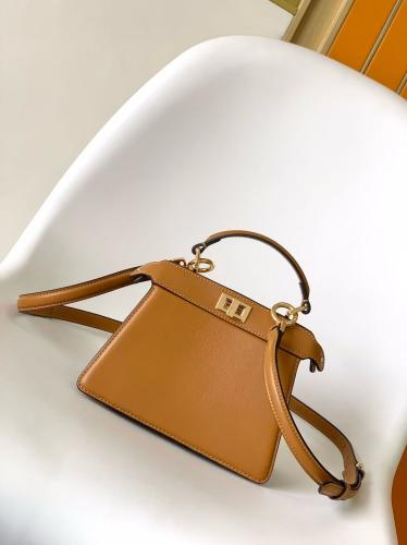 فندي بيكابو بتيت مقاس 20cm