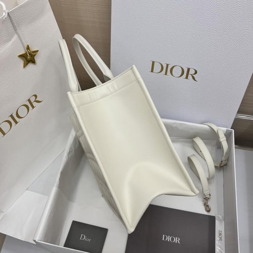 ديور Book Tote مقاس 36.5cm