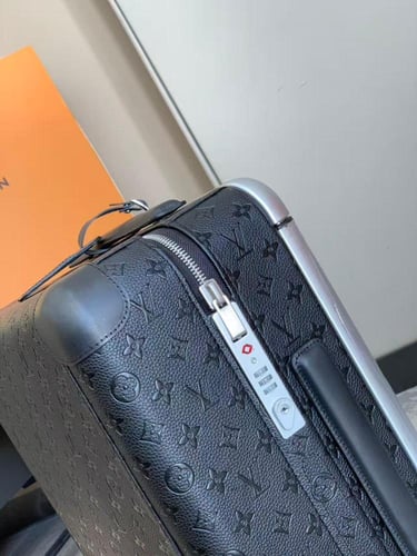 حقيية سفر لويس فيتون
