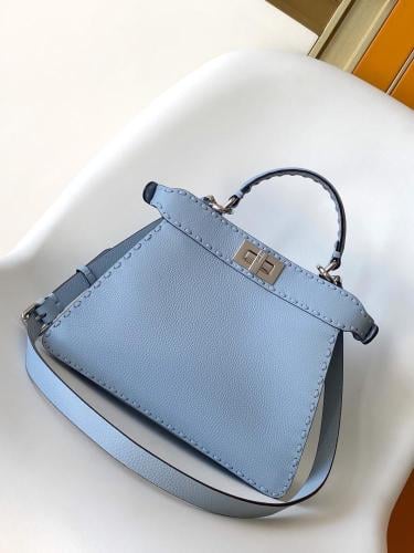 فندي Peekaboo مقاس 27cm