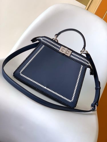 فندي Peekaboo مقاس 27cm