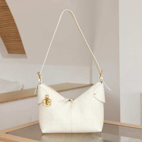 ديور Voyageur مقاس 28cm