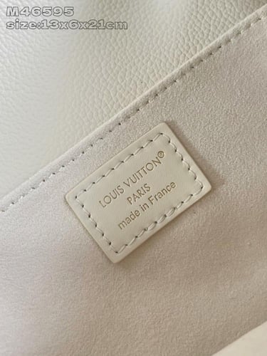 لوي فيتون ‏ Pochette Métis مقاس13.5cm