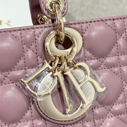 شنطة ديور دي جوي وردي غامق مقاس 26cm