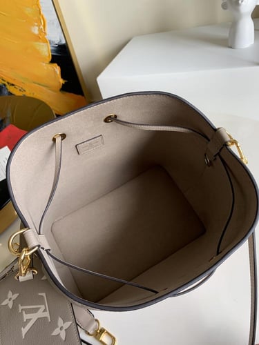 لوي فيتون NéoNoé مقاس 26سم