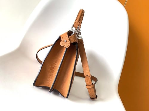 فندي Peekaboo مقاس 27cm