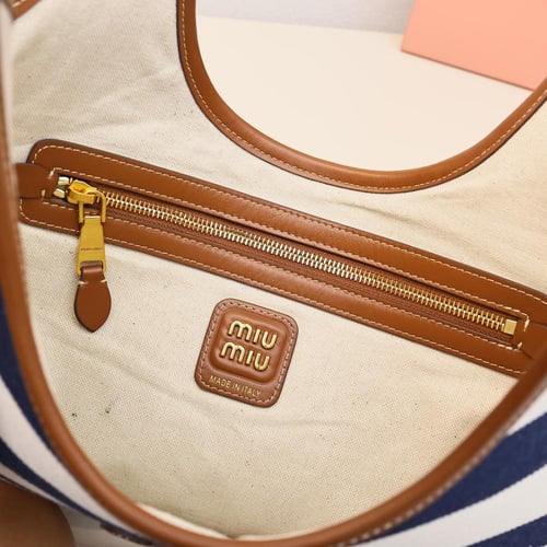 ميو ميو IVY leather bag مقاس 35cm