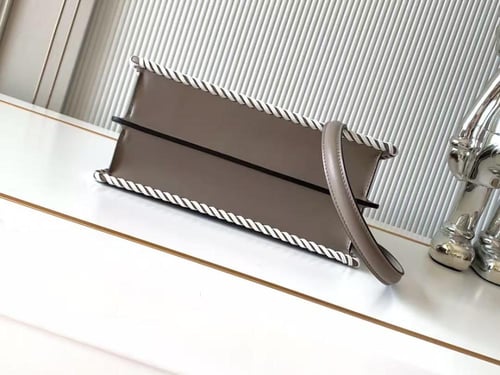 فندي Peekaboo مقاس 27cm