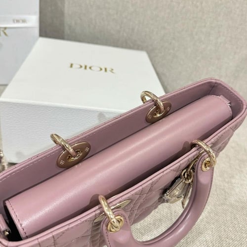 شنطة ديور دي جوي وردي غامق مقاس 26cm