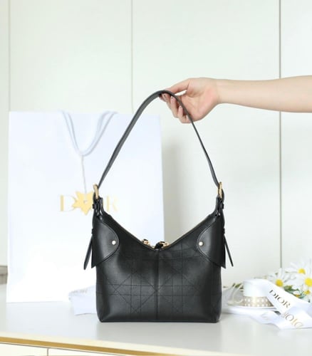 ديور Voyage مقاس 28cm