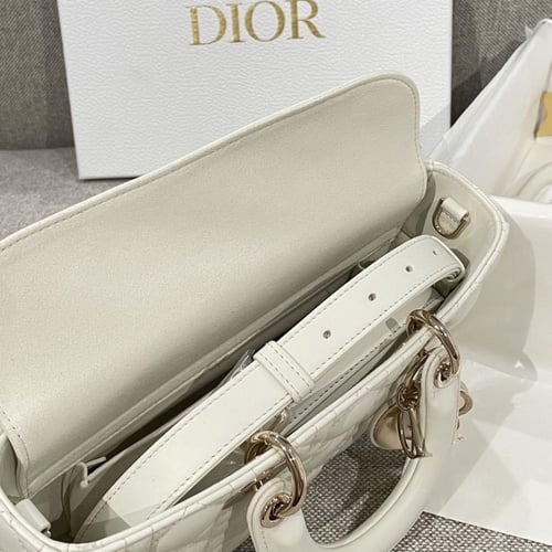 شنطة ديور دي جوي أبيض مقاس 26cm