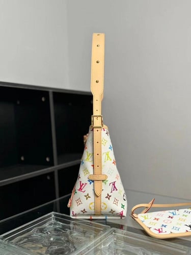 ‎لوي فيتون CARRYALL PM مقاس 29cm