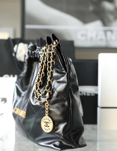 شانيل 22 هاند باق مقاس 34.5cm