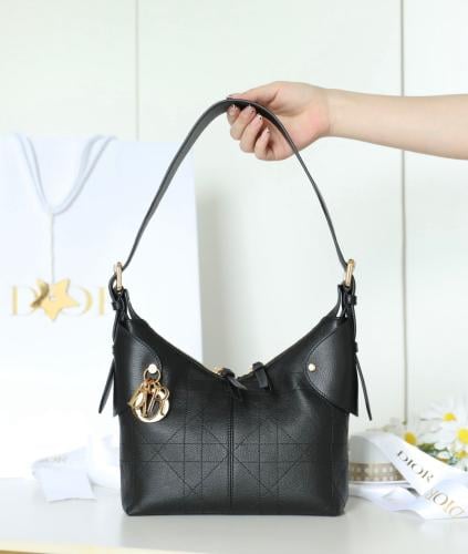 ديور Voyage مقاس 28cm