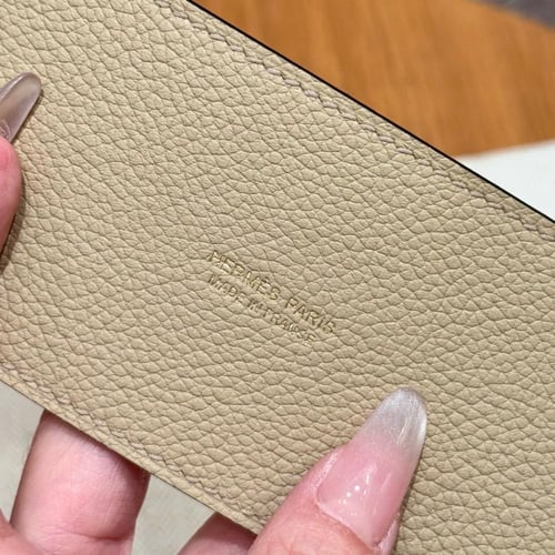 حقيبة أنيقة من هيرميس كيلي 20 ميني لون بني مميز تص...