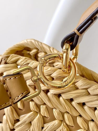 فندي Peekaboo مقاس 27cm