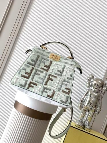 فندي بيكابو بتيت مقاس 27cm