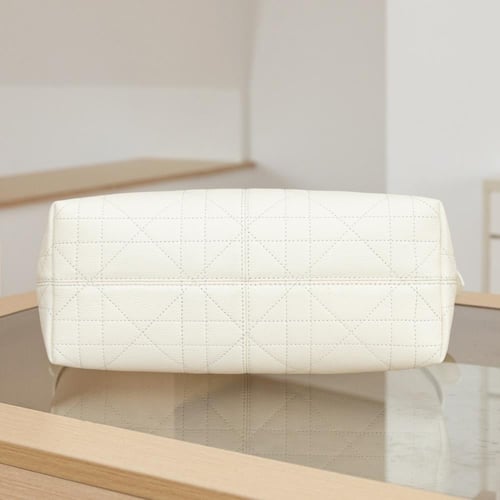 ديور Voyageur مقاس 28cm