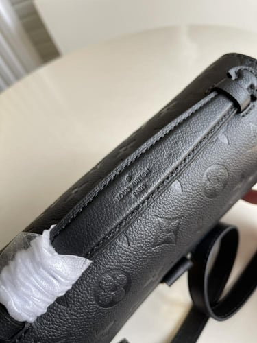 لوي فيتون ‏ Pochette Métis مقاس25cm