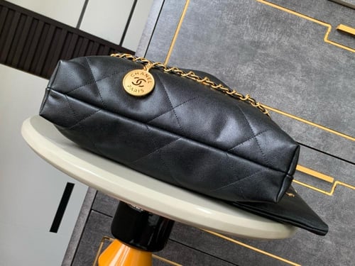 شانيل 22 هاند باق مقاس 34.5cm