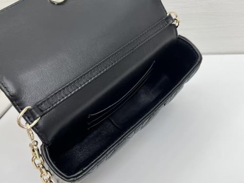 شنطة ليدي ديور​ أسود مقاس 21cm