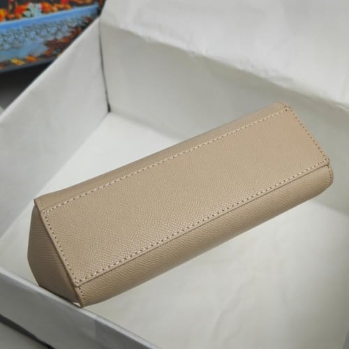 دولتشي اند غابانا مقاس 20