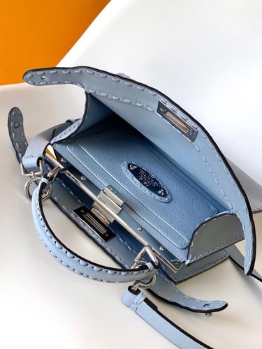 فندي Peekaboo مقاس 27cm