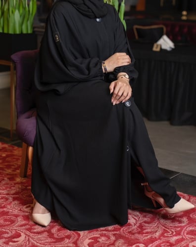 عبايه بقصة الدُلفين