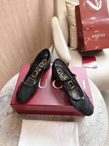 Gucci flats with stones