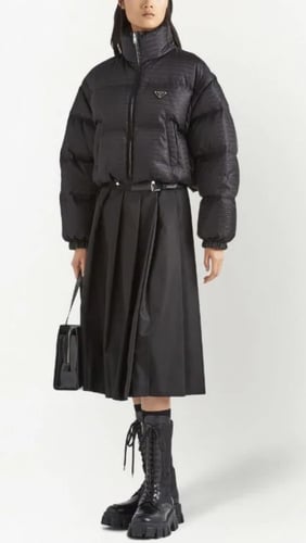 جاكيت وفيست p r a d a