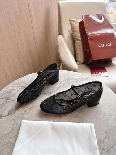 Gucci flats with stones