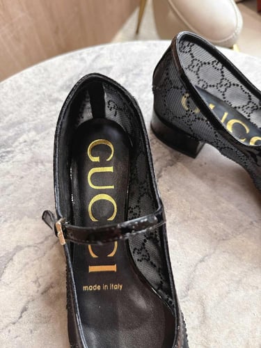 Gucci flats with stones