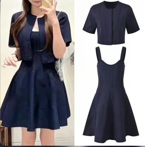 فستان الغرزة قصير