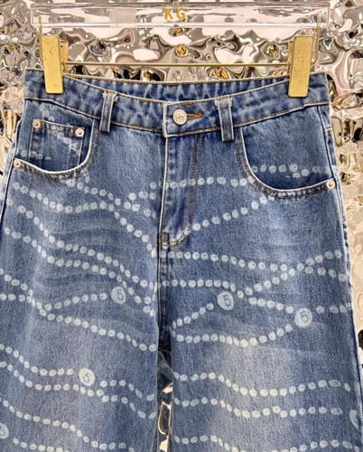 جينز ملكة كابلي شانيل