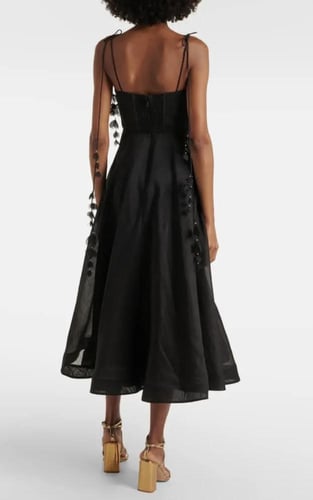 فستان الورد