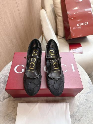 Gucci flats with stones