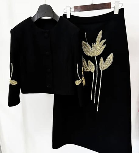 طقم ايلي صعب