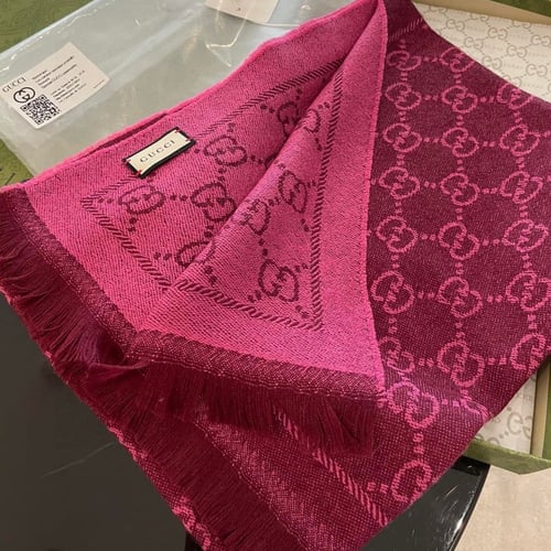 Gucci scarf