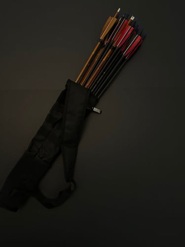 كنانة ( حقيبة حاملة للاسهم )