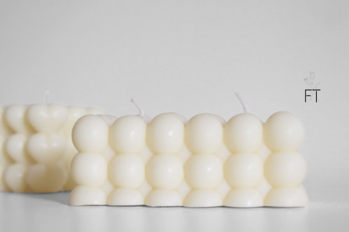 شمعة بفتلتين